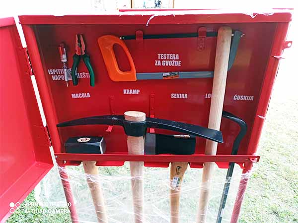 Komplet alata za zaštitu od elementarnih nepogoda  i drugih nesreća